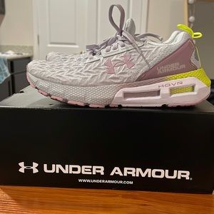 UA W Hovr Mega 2 Clone